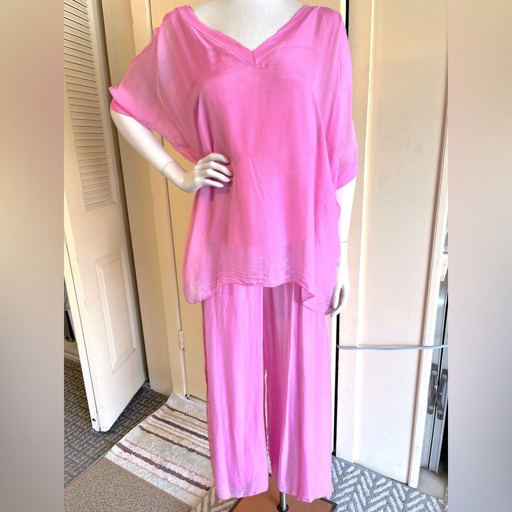 NWT Shyloh Italian washable silk tunic and pants set